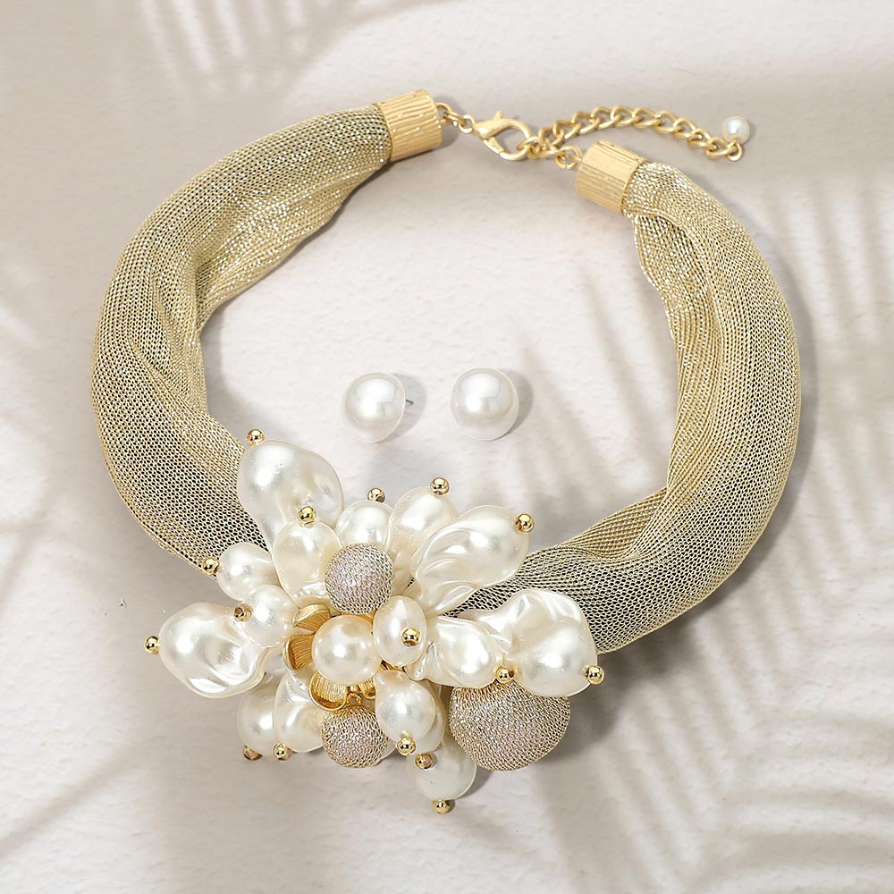 Isabella Pearl Necklace