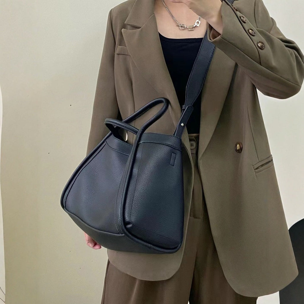 The Elara Everyday Carryall Tote