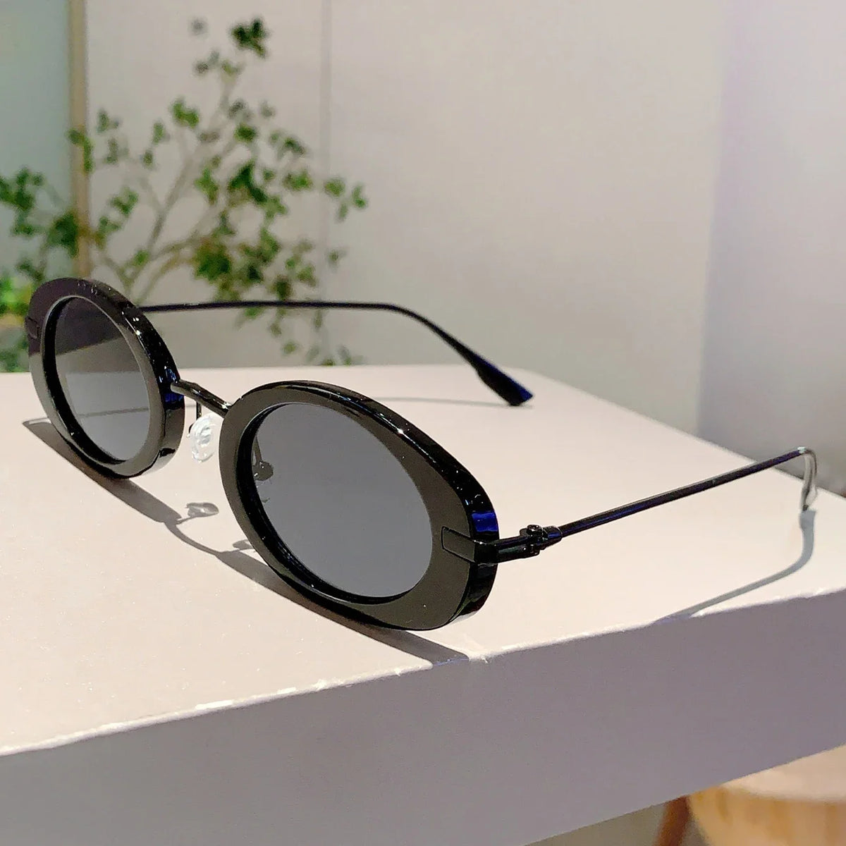 The Santoni Round Sunglasses