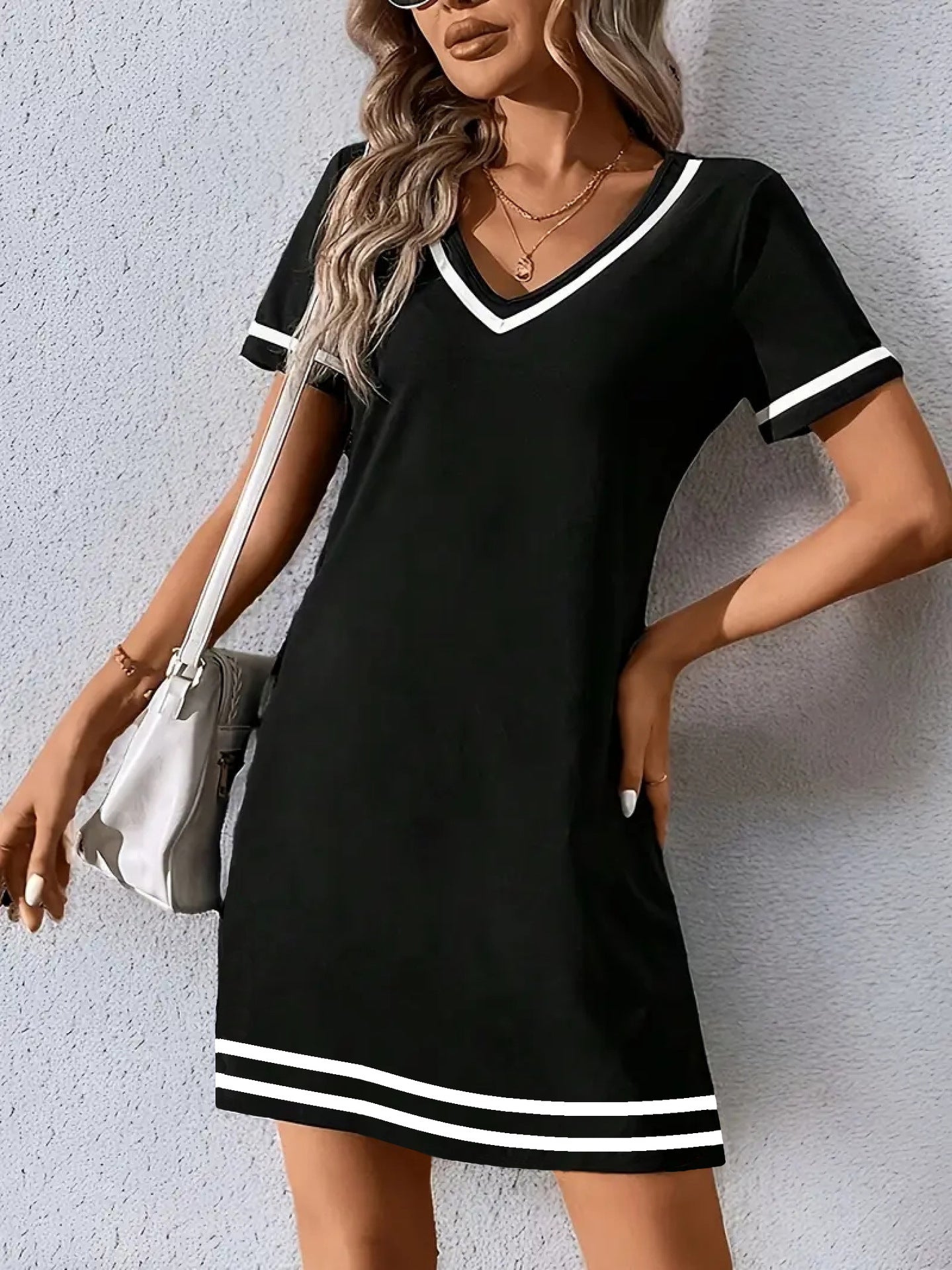 Women's Contrast-Color V-Neck A-Line Dress – Short Sleeve, Elegant, Mid-Rise