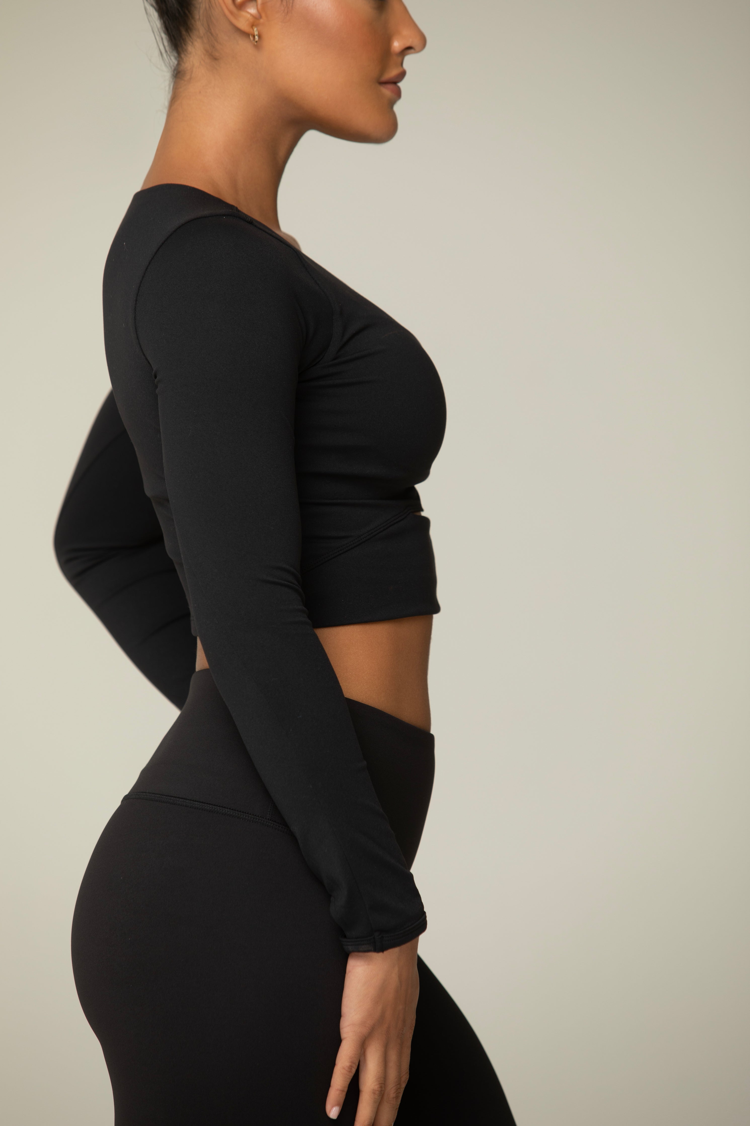 Harper Sculpt Sports Top- The Yoga Chic Collection